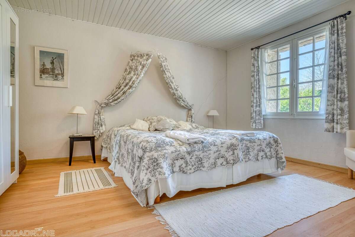 Superbe domaine de campagne avec trois habitations, piscine et court de tennis à seulement vingt minutes de Saint-Émilion - photo 11