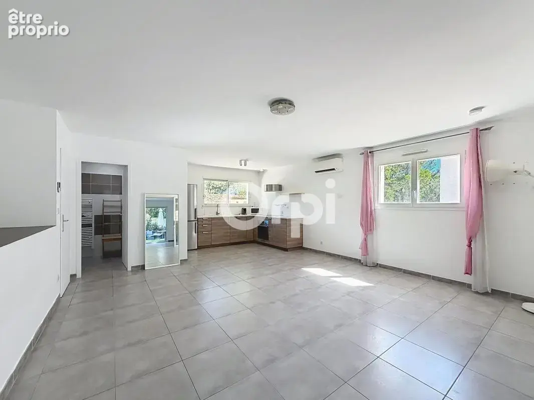 ** Maison 3 pièces 88 m2 + remise 24 m2 - Stationnements et jardin ** - photo 12