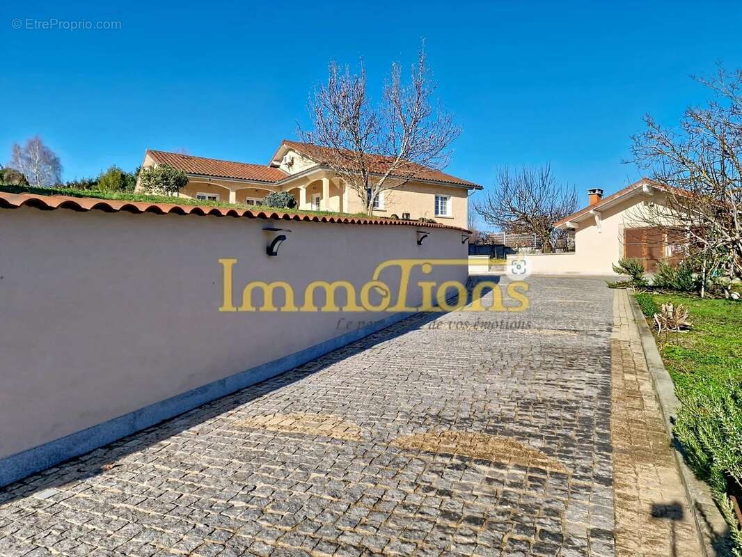 Maison à CHATTE