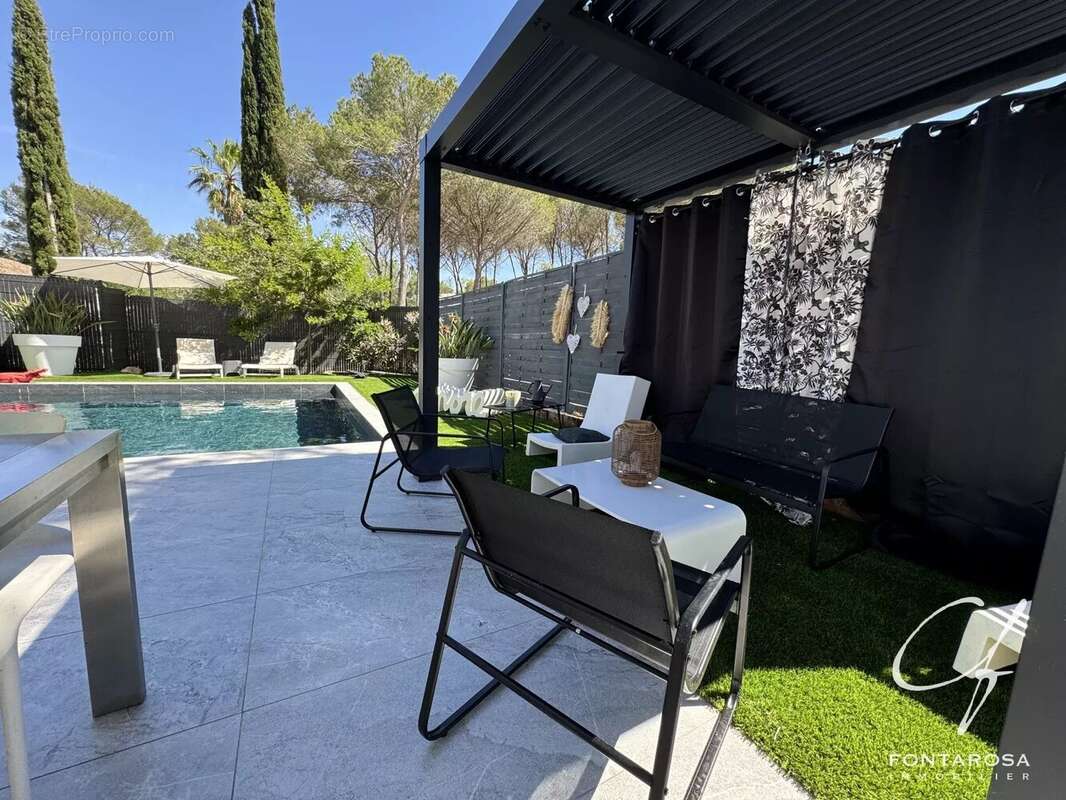 Maison à PUGET-SUR-ARGENS