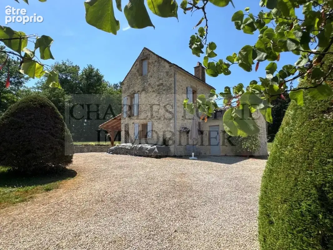 Charmante maison en pierre avec piscine, sur un terrain de 3800 m² , aux portes d’un village vivant de la Bouriane. - photo 21