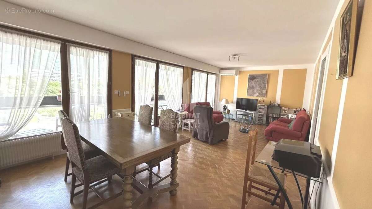Appartement à SAINT-EGREVE