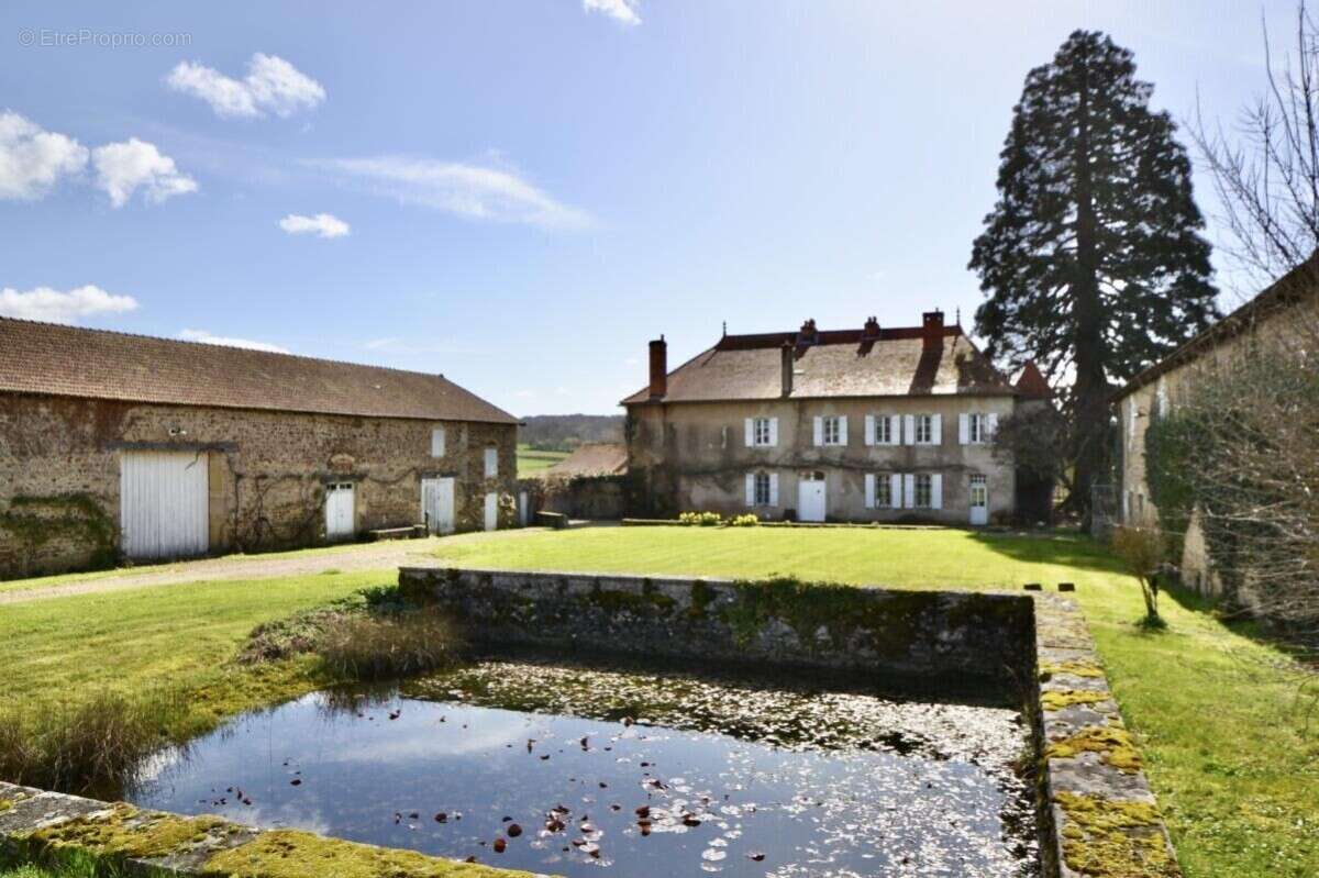 Maison à LA CLAYETTE