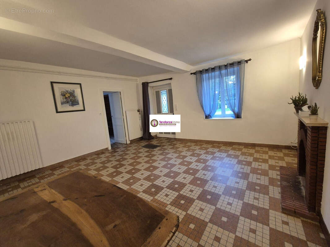 Maison à LE MELE-SUR-SARTHE