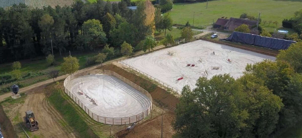 Maison à SEMUR-EN-VALLON