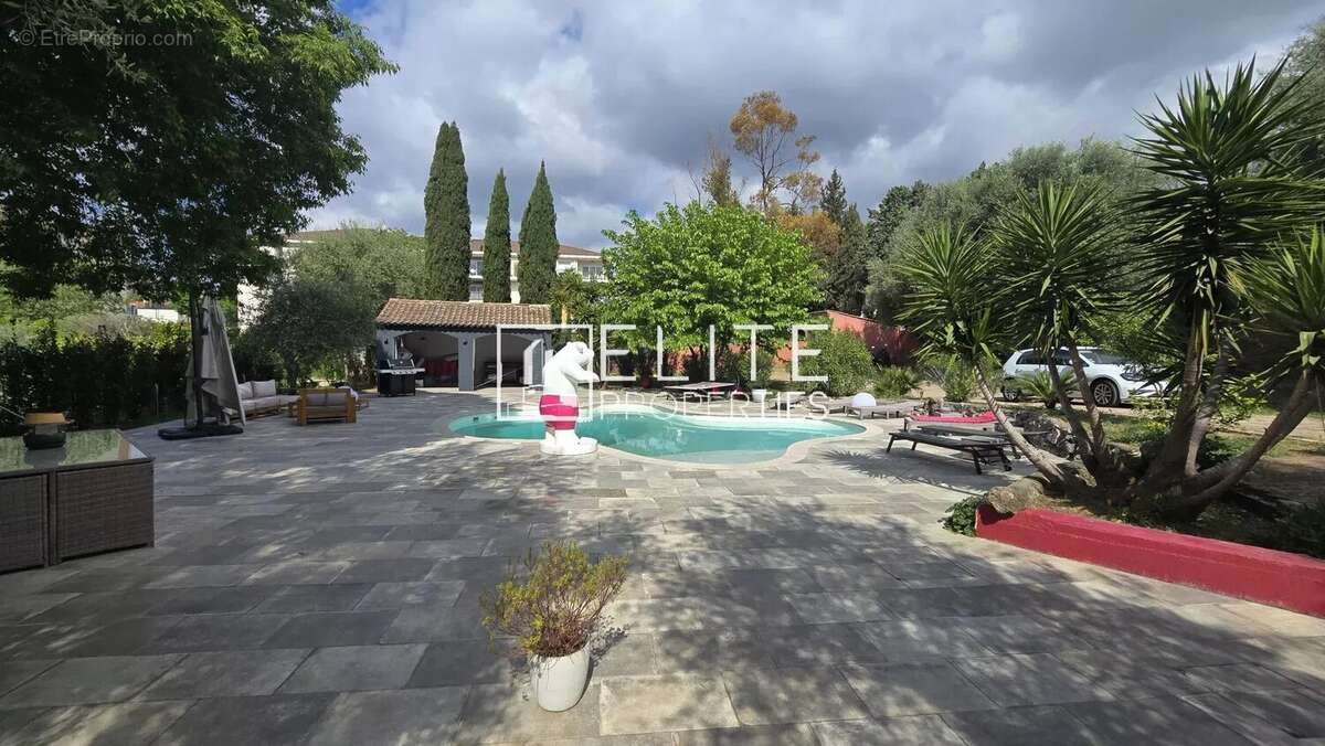 Maison en pierre 233m² & piscine + dépendances - grasse - photo 11