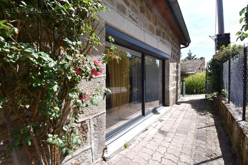 Maison à SAINT-AGREVE