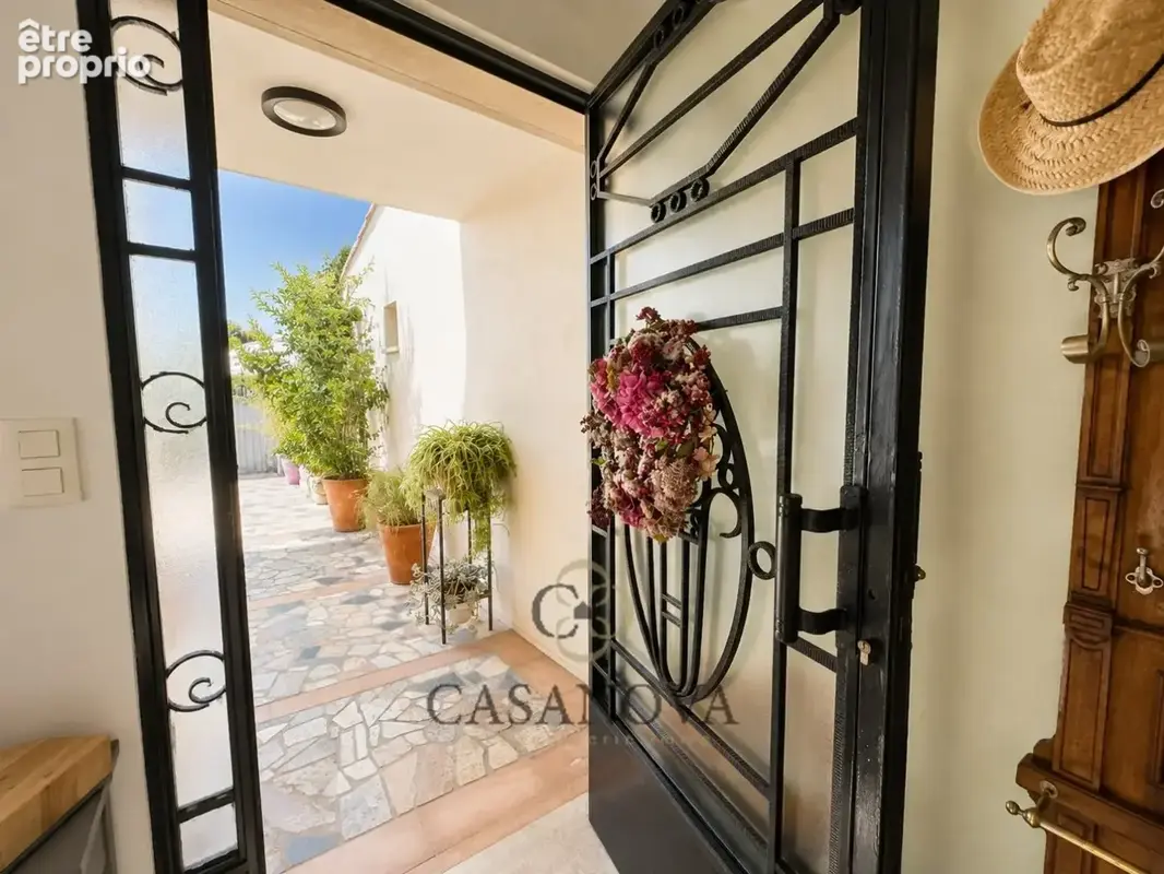 Maison 191 m² avec jardin paysager, jacuzzi et garage au centre de Pérols - photo 10