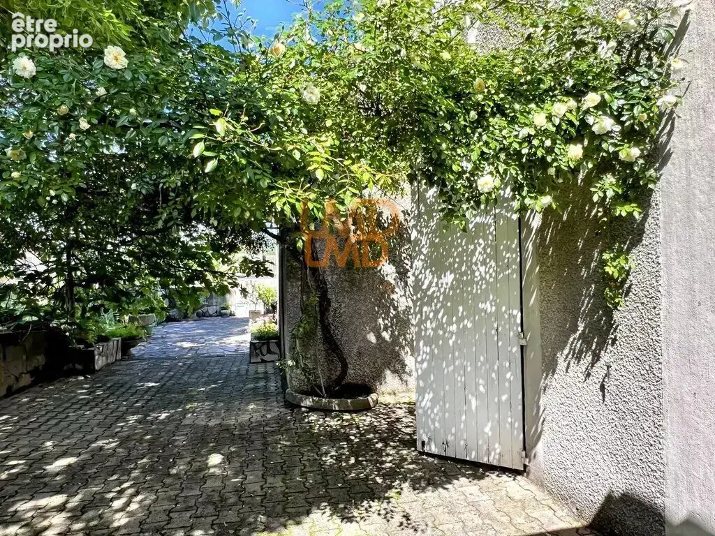 Spacieuse maison familiale de 6 pièces avec piscine et terrain a - photo 2