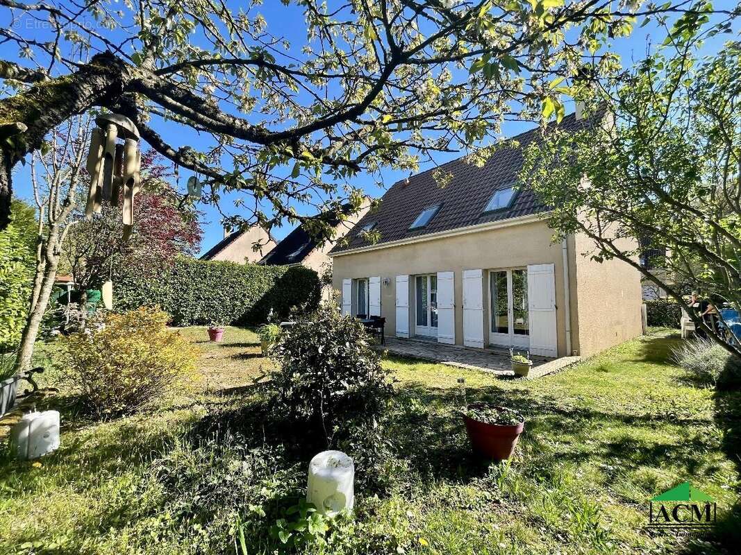 Maison à MERY-SUR-OISE