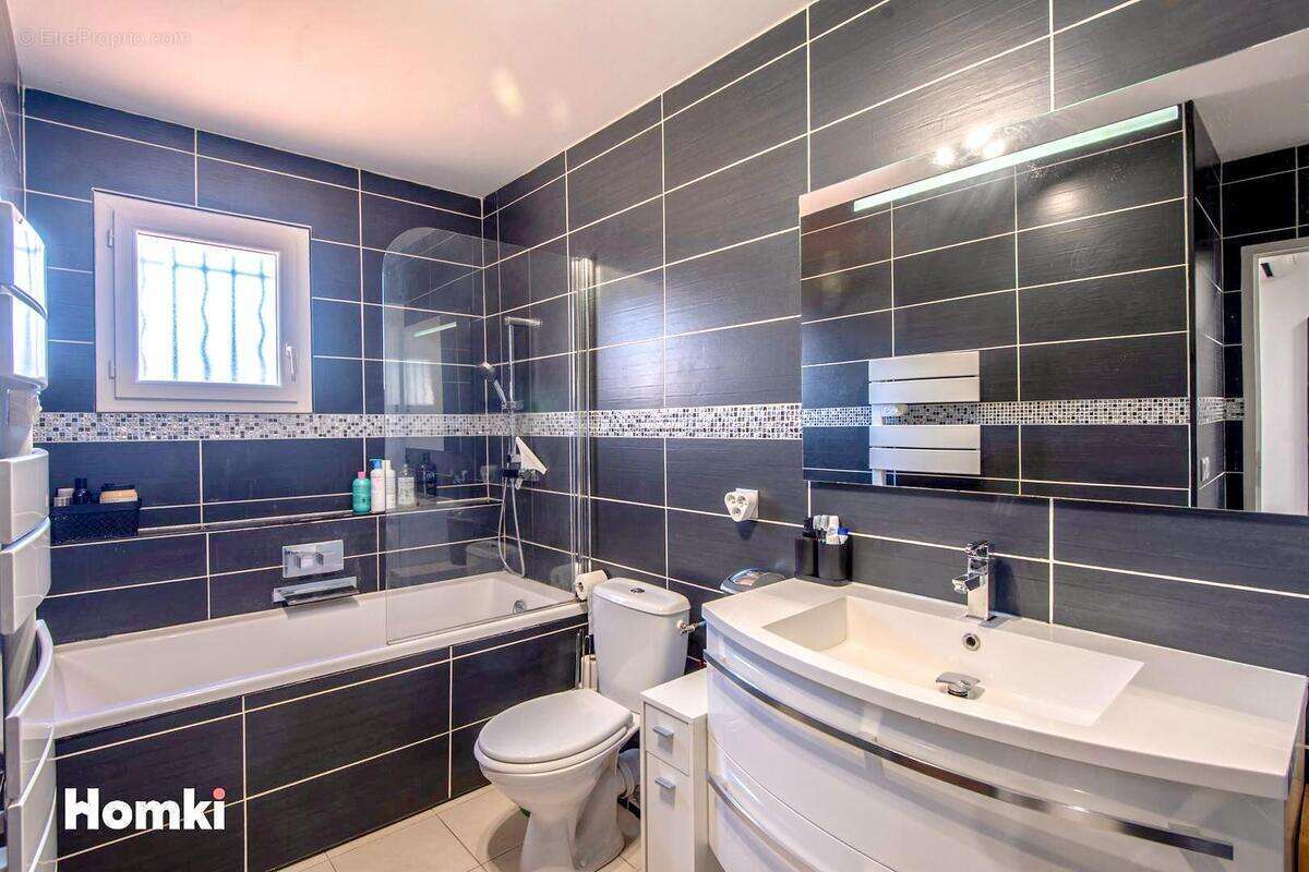 Maison à LA FARE-LES-OLIVIERS