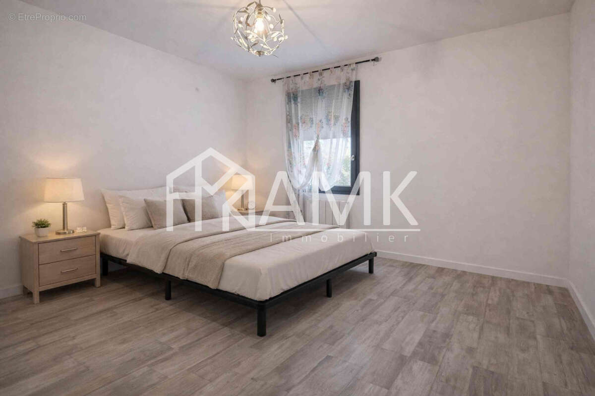 Maison individuelle 140 m2 au sol avec futur studio indépendant & jardins   Cœur de village** - photo 10