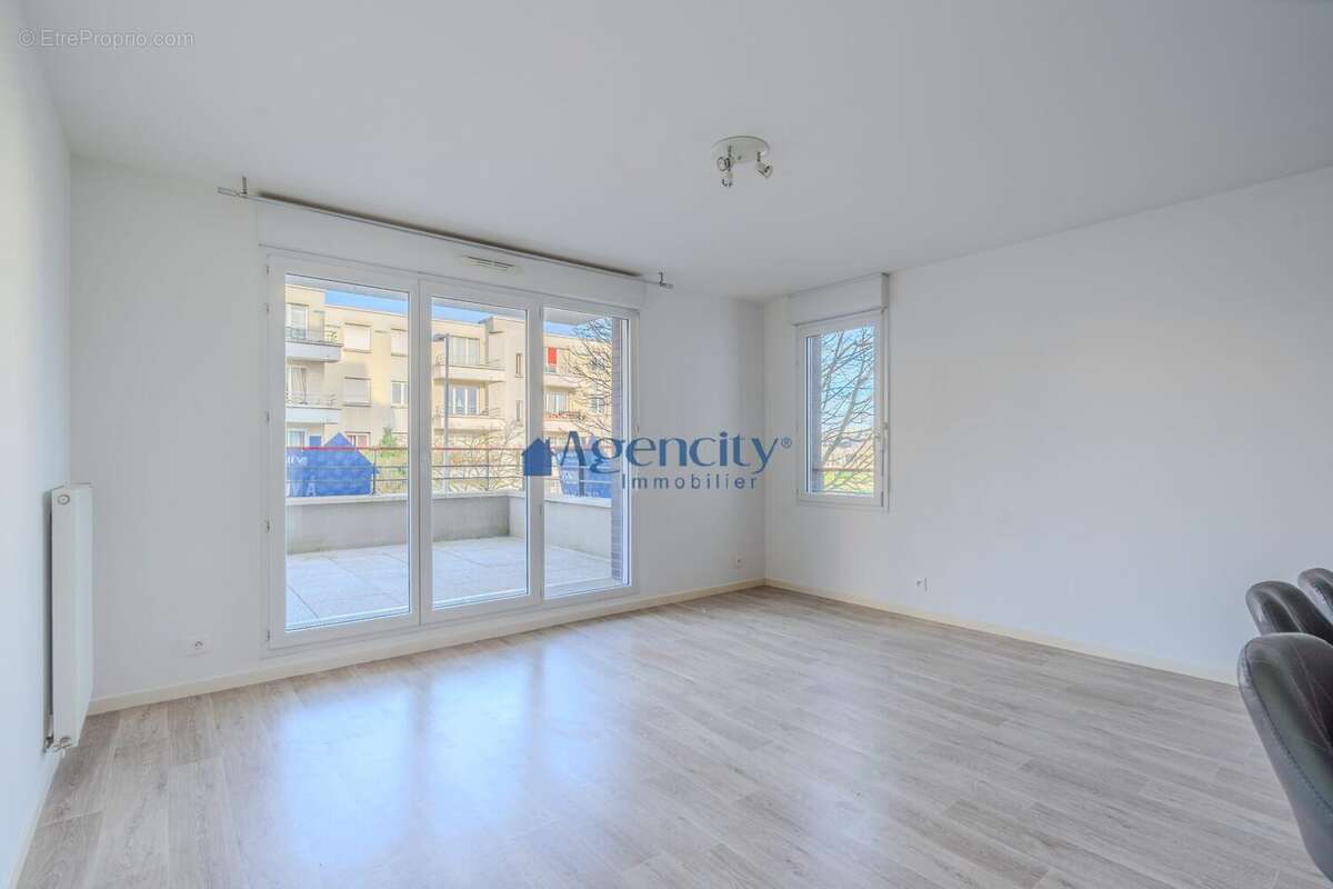 Appartement à LOGNES