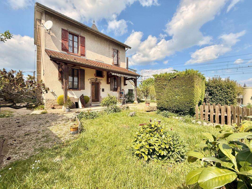 Maison à GENLIS