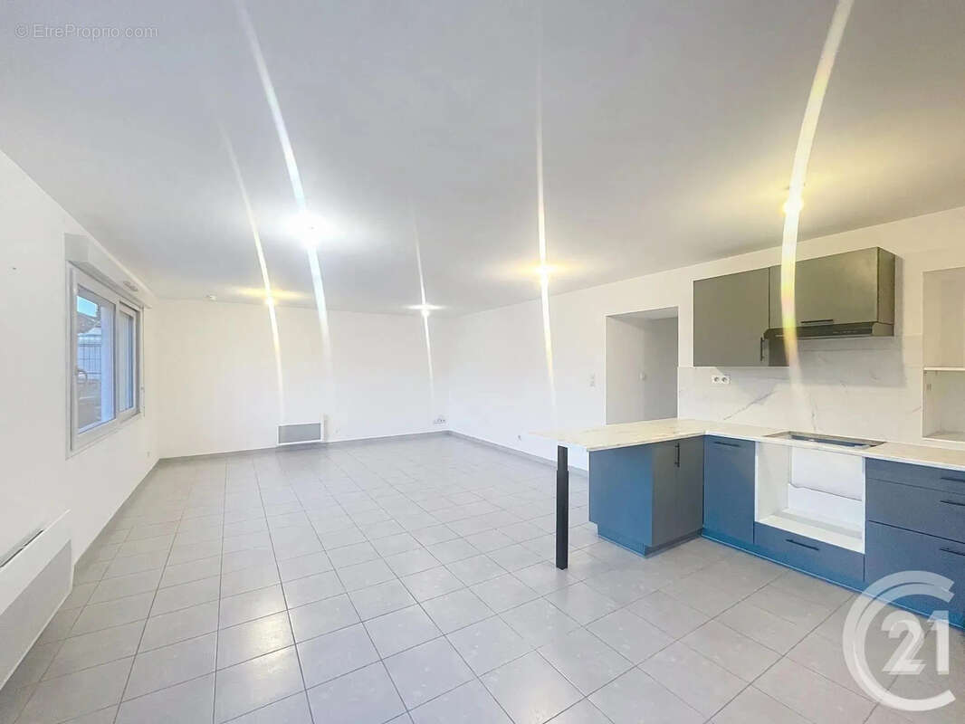Appartement à REPLONGES