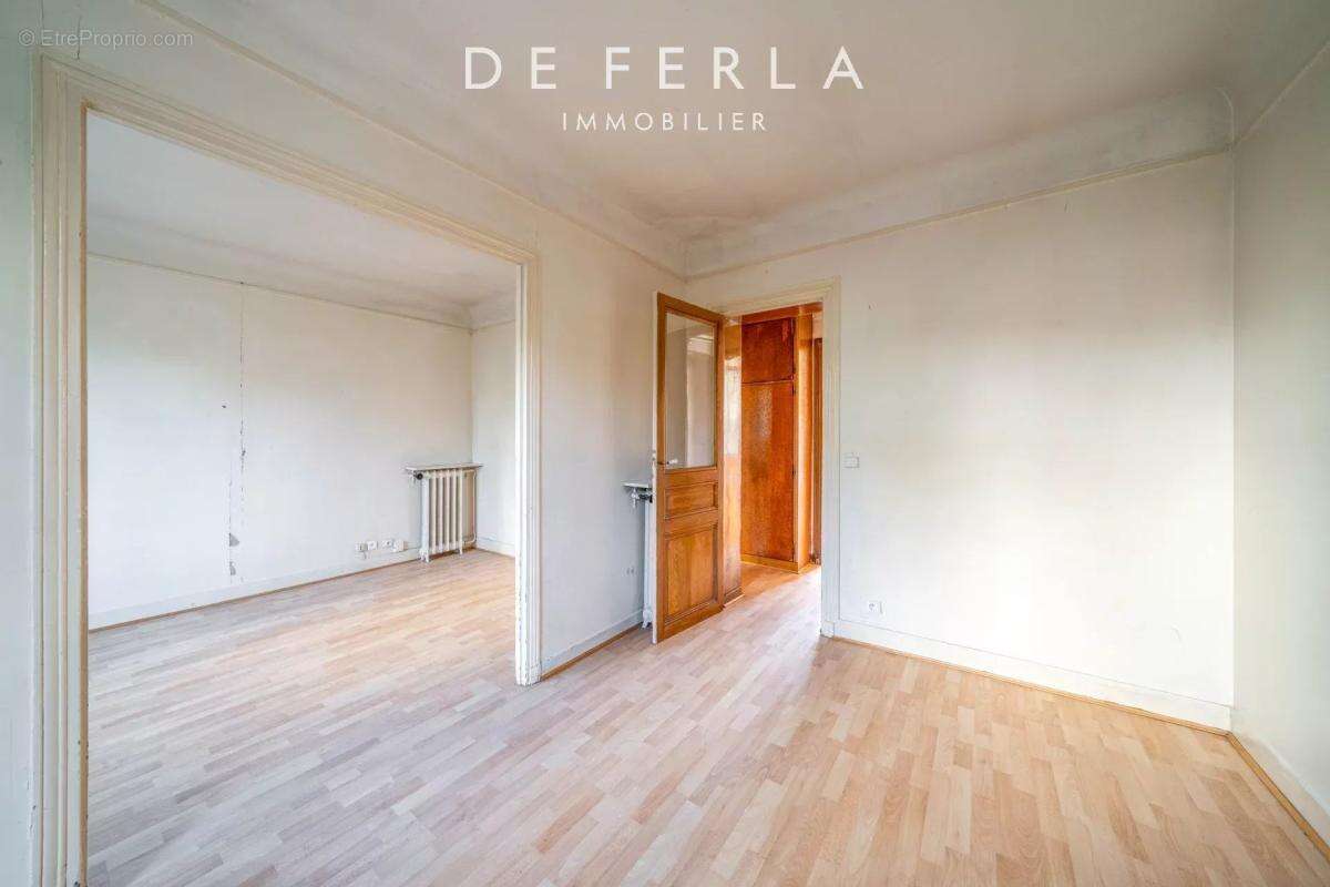 Appartement à PARIS-14E