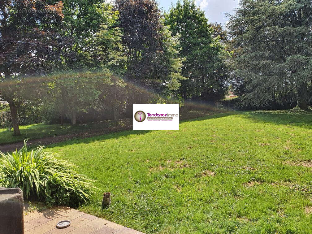 Maison à LE MELE-SUR-SARTHE