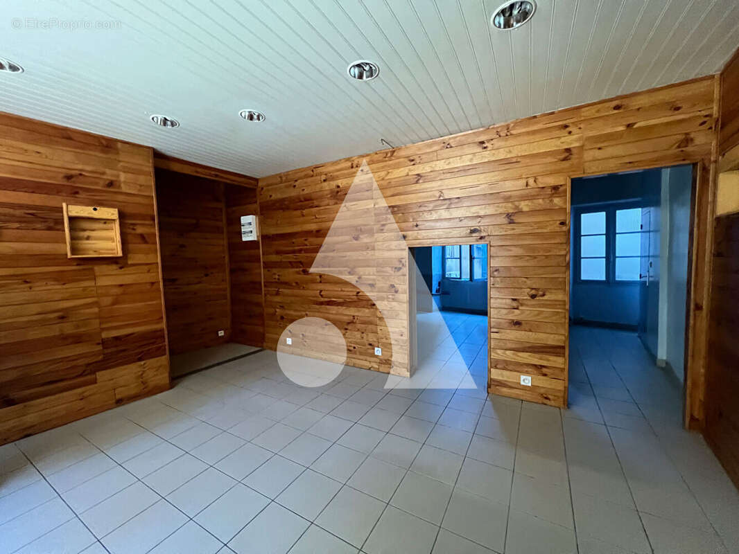 Commerce à VALS-LES-BAINS