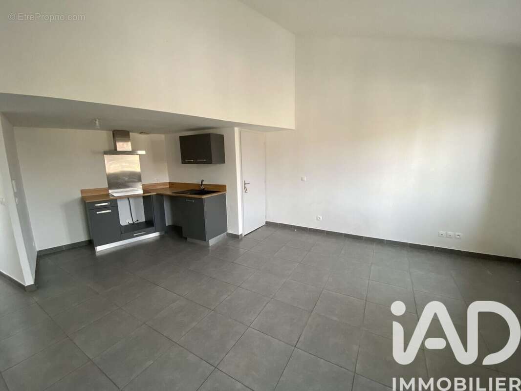 Appartement 58 m² à Istres  - photo 3