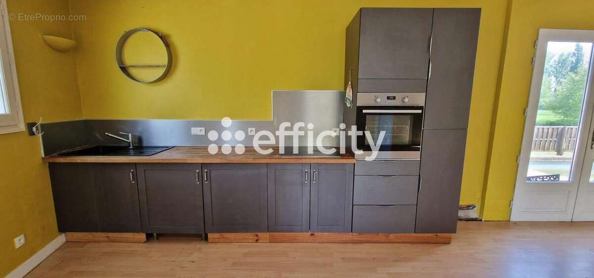 Maison 180 m² à Aubeterre-Sur-Dronne  - photo 8