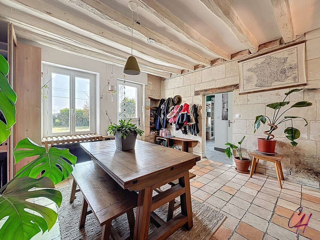 Maison à REUGNY