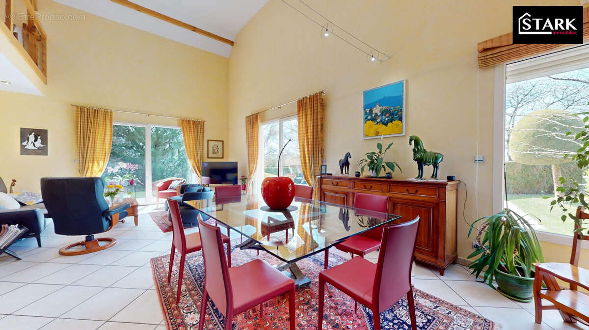 Maison à SAINT-GERMAIN-LE-CHATELET