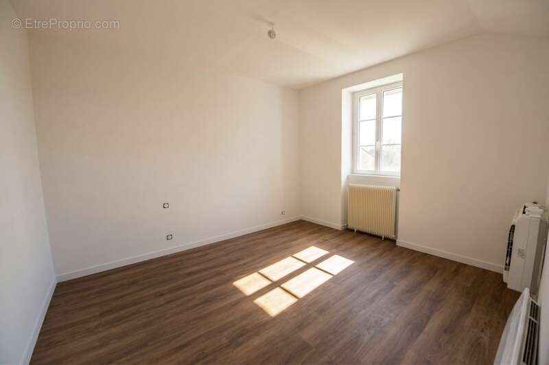 Maison à LA TOUR-DU-PIN