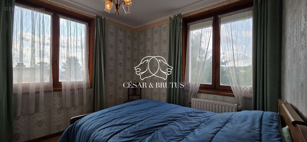 Maison à SANSSAC-L&#039;EGLISE