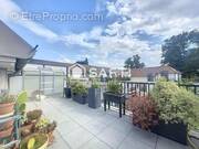 Photo 1 - Appartement à LE MESNIL-SAINT-DENIS