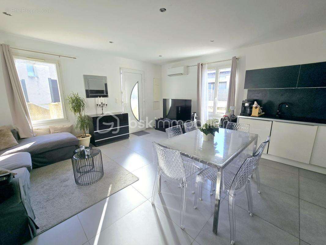 Appartement à VILLELAURE