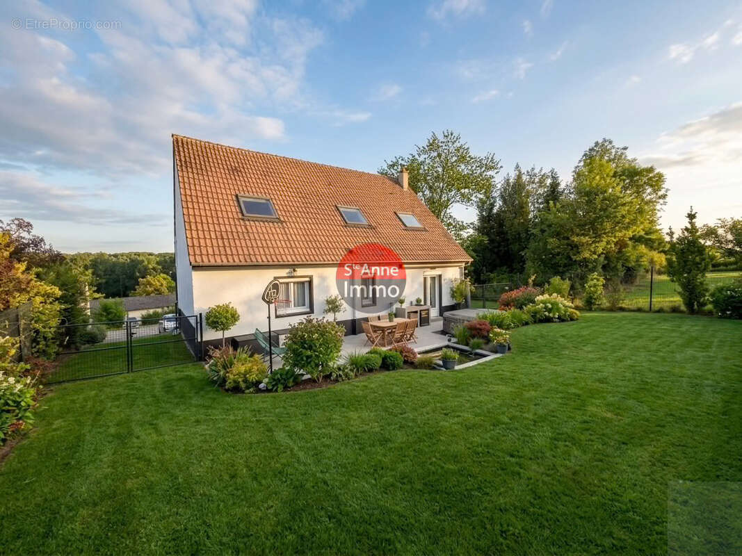 Guerbigny - 140m2 - maison individuelle - 4 chambres - 2 salle de bains - jardin - cour - terrasses - photo 20