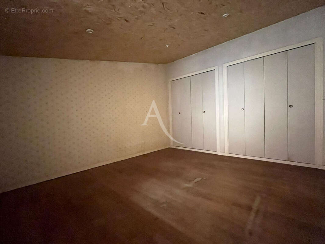 Maison de village en plein centre ville avec cour extérieur ! - photo 10