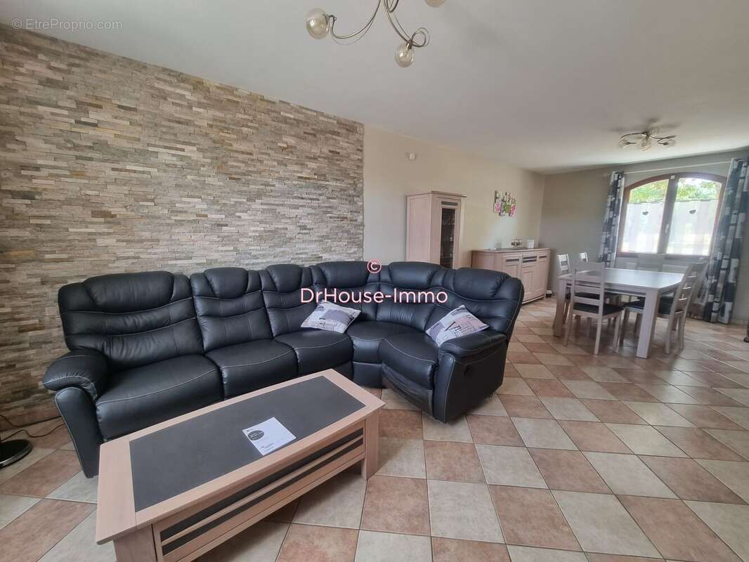 Maison 191 m² à La Selle-En-Hermoy  - photo 21