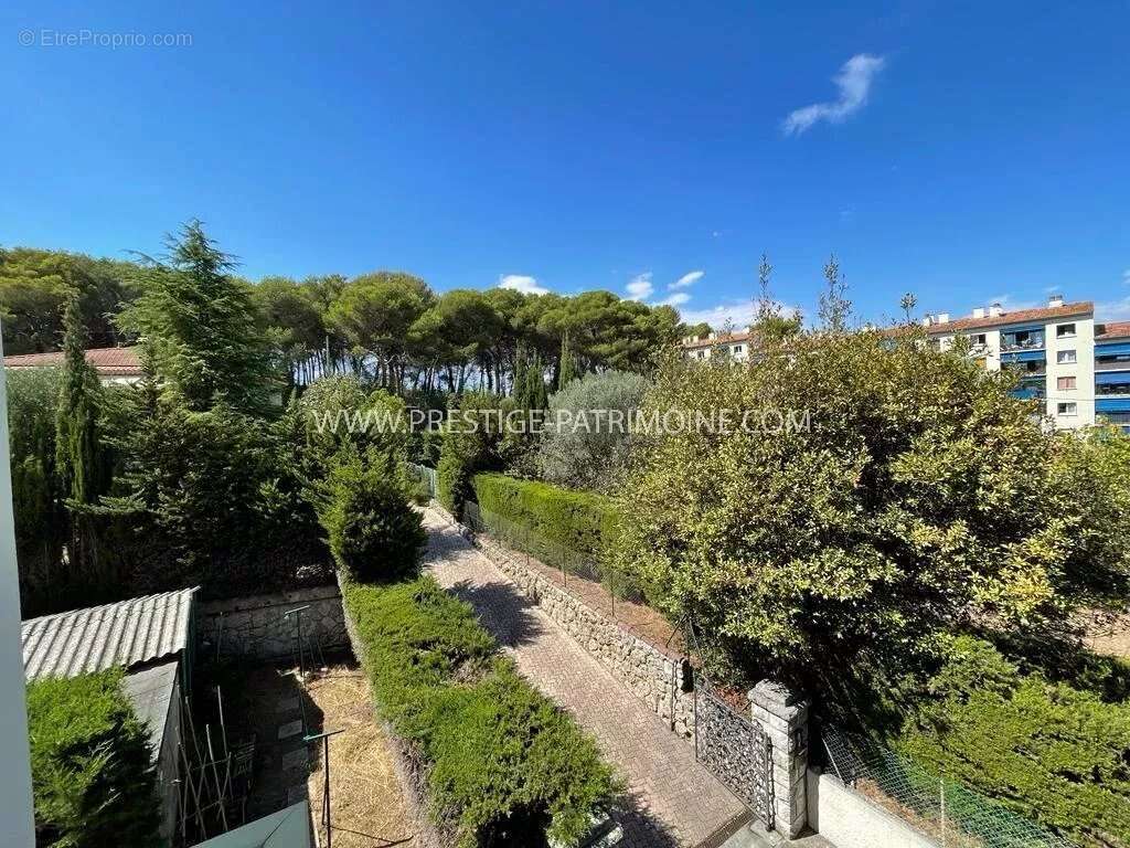 Appartement à LE CANNET