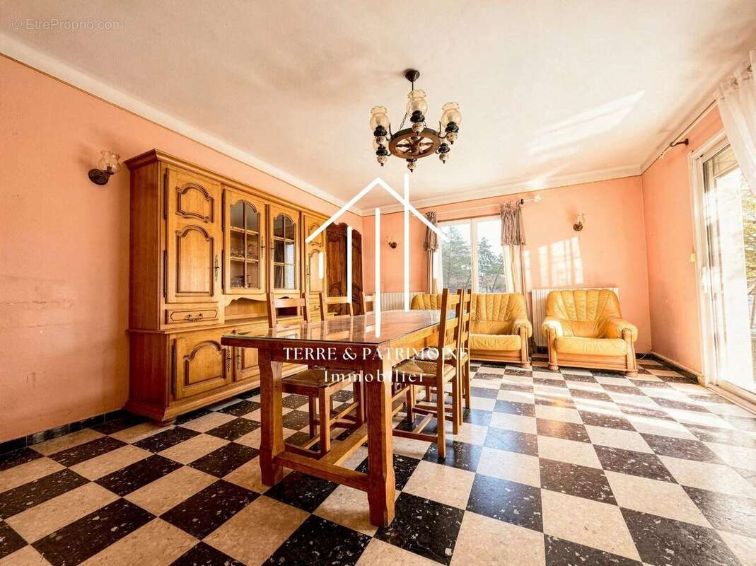 Maison à SAINT-PAUL-LE-JEUNE