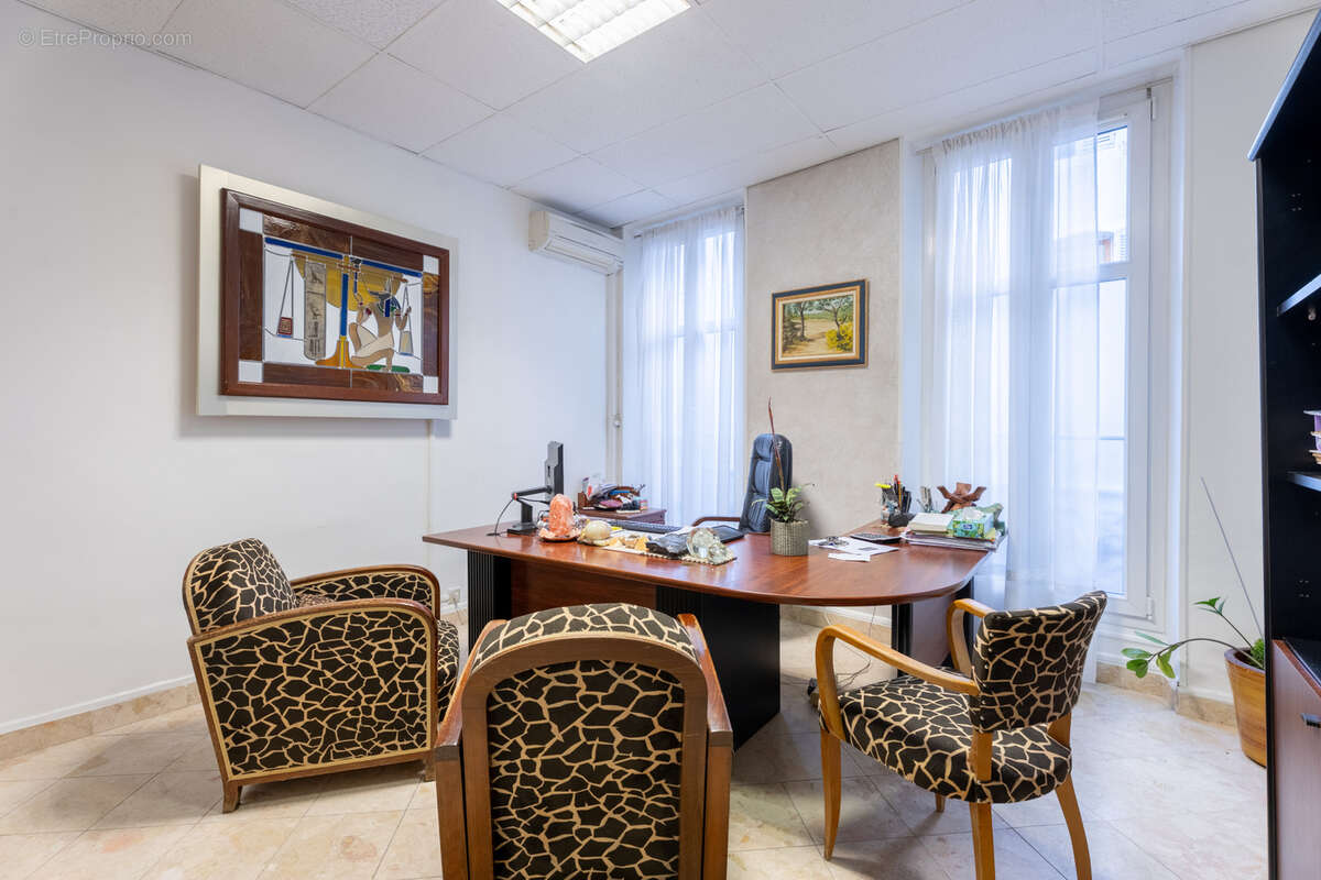 Commerce à MARSEILLE-1E