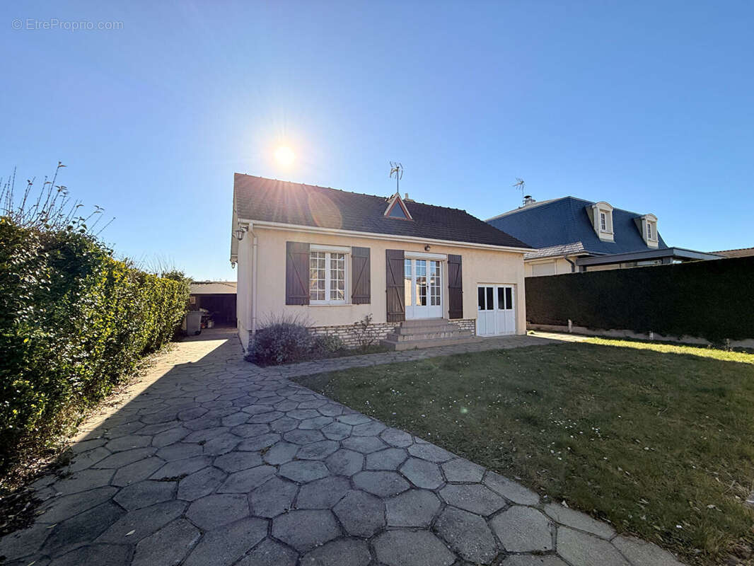 Maison à OUISTREHAM