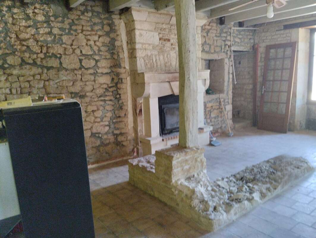 Maison à AUBIGNE