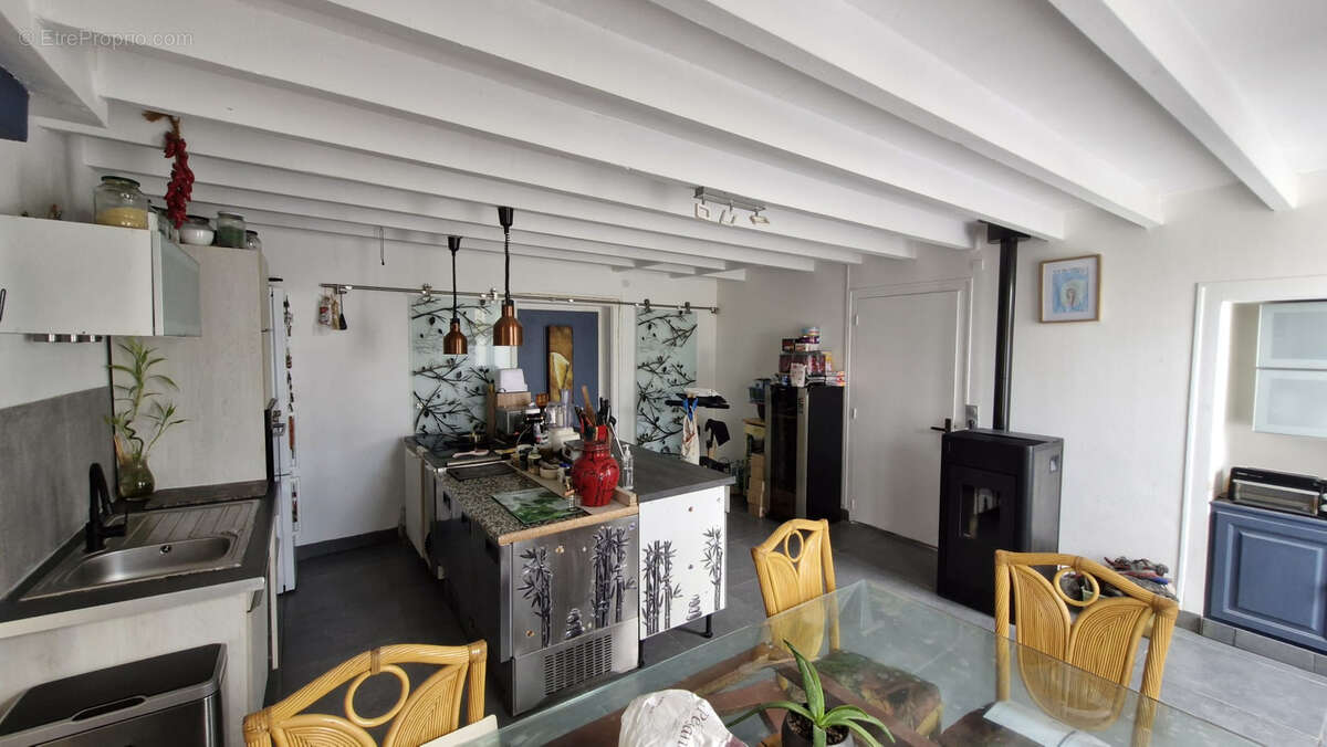 Maison à MORTAGNE-SUR-GIRONDE