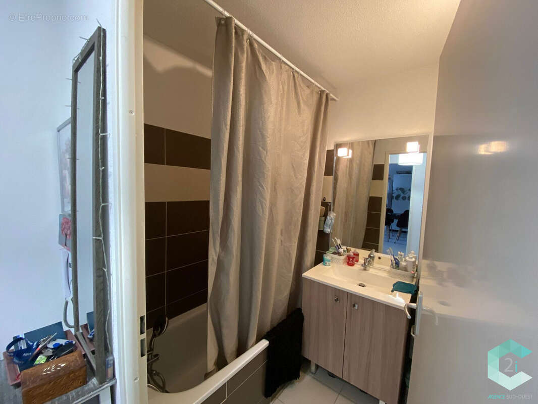 Appartement à FONBEAUZARD