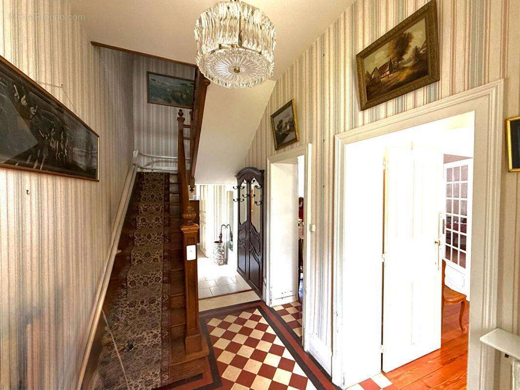 Maison à YZEURE