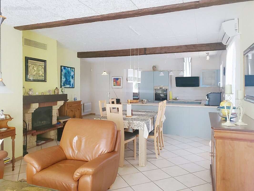 Maison à LA TOUR-SUR-ORB