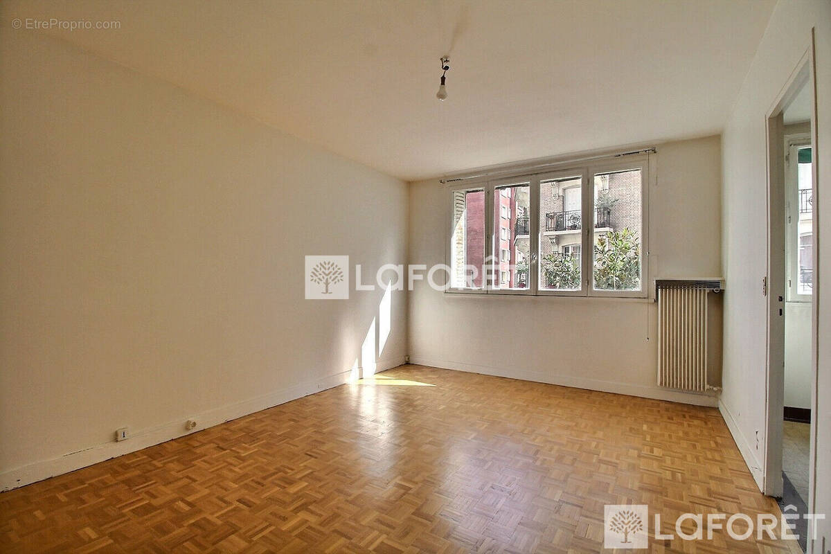 Appartement à LA GARENNE-COLOMBES