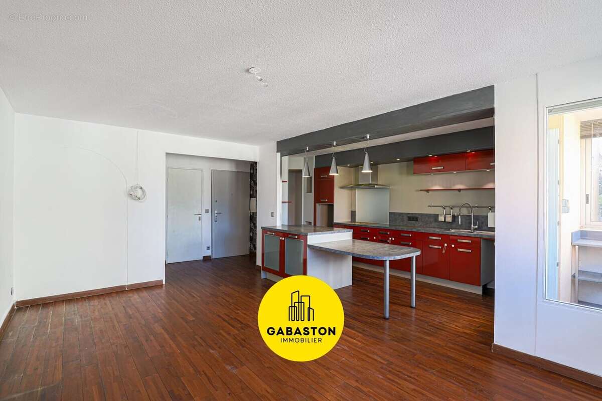 Appartement à MARSEILLE-11E