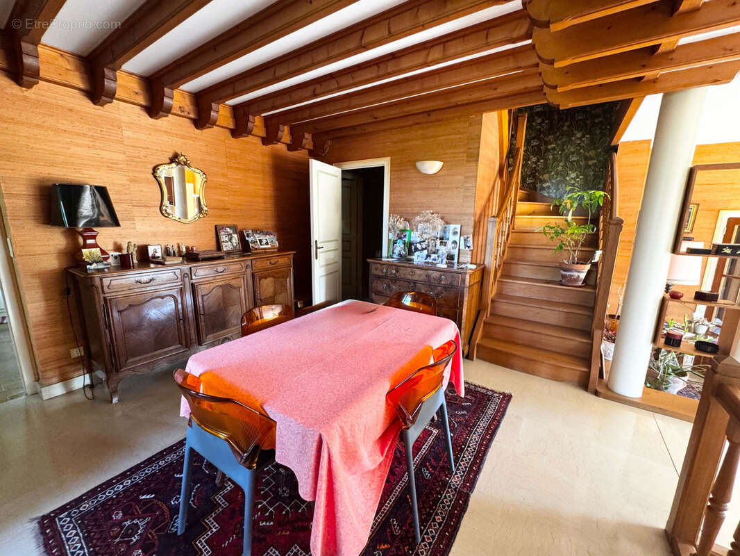 Maison de 222m2 avec terrain de 5712m2 - photo 11