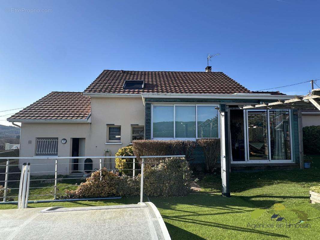 Maison à PEYRAT-LE-CHATEAU