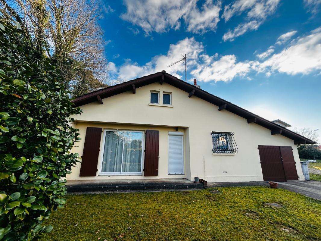 Maison à SAINT-PIERRE-DU-MONT