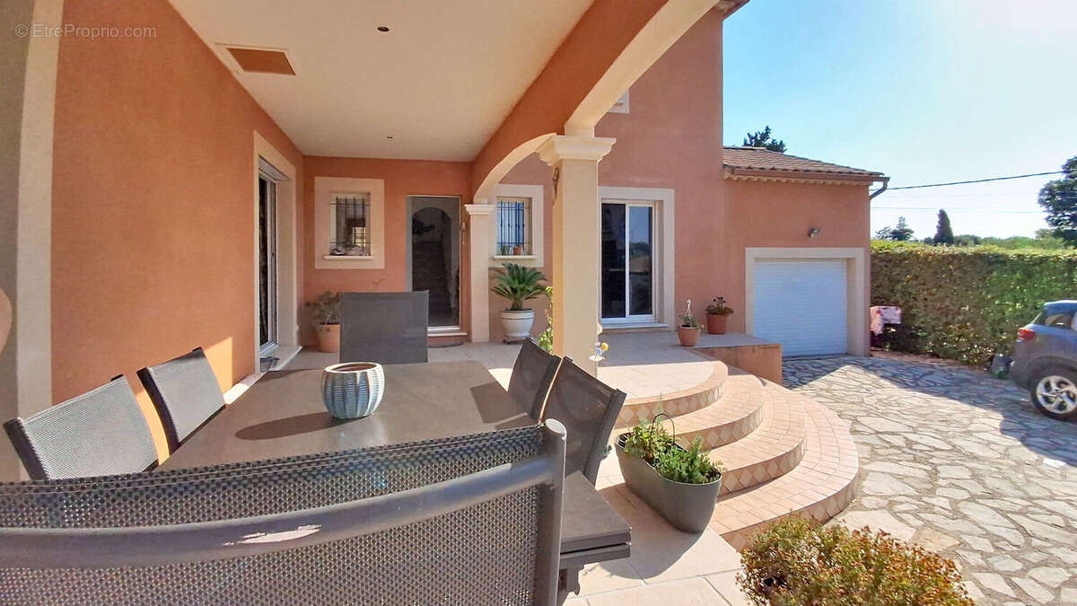 Villa Récente Aramon 5 pièce(s) 135 m² avec piscine - photo 17