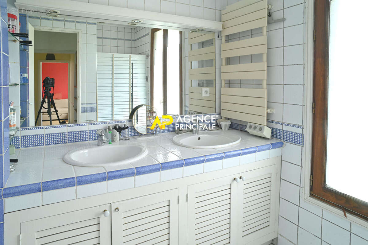 Maison à SARTROUVILLE