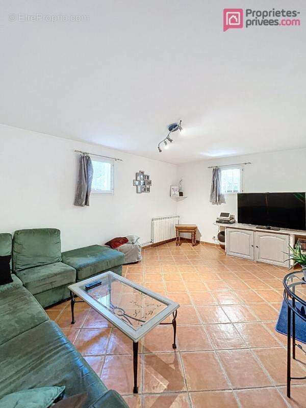 VILLA 115 m²  - TERRAIN 2 136 m² - Double salon - Carport -Fort potentiel - Saint Maximin la Sainte Baume 83470 - photo 12